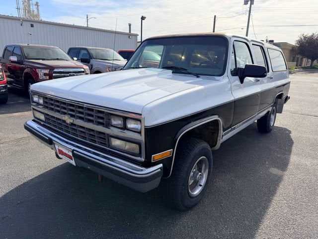 1990 Chevrolet Suburban Base