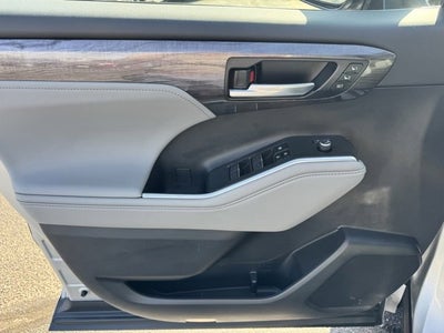 2024 Toyota Highlander Platinum