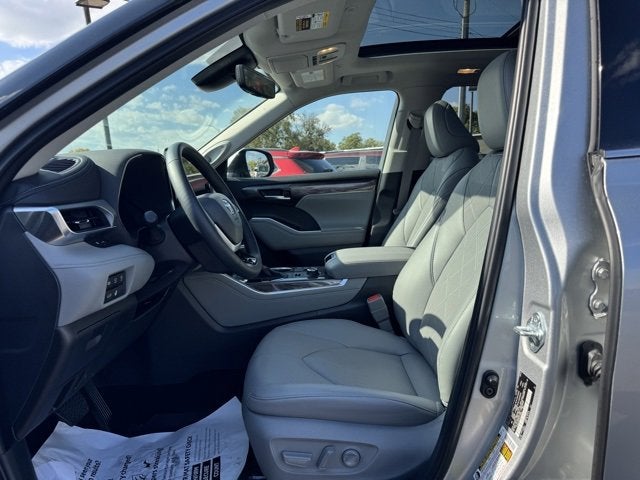 2024 Toyota Highlander Platinum