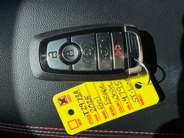 2025 Ford Escape Hybrid ST-Line Select