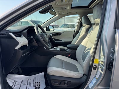 2022 Toyota RAV4 Hybrid XLE Premium