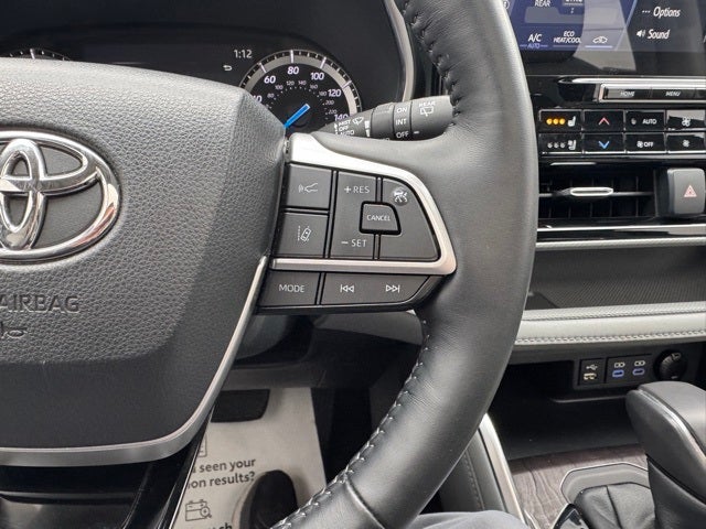 2022 Toyota Highlander Hybrid Platinum