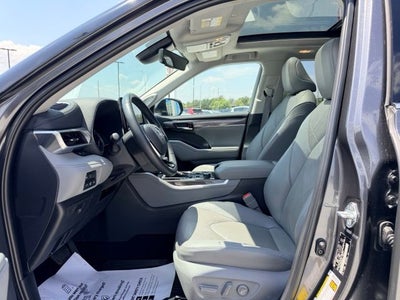 2022 Toyota Highlander Platinum