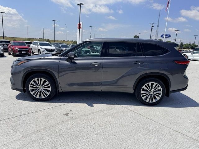 2022 Toyota Highlander Platinum
