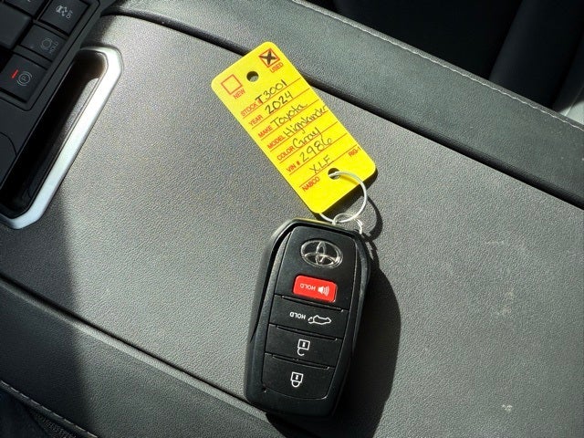 2024 Toyota Highlander Hybrid XLE