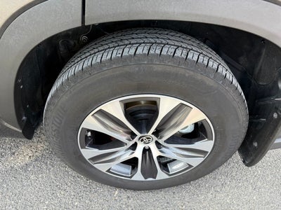 2024 Toyota Highlander Hybrid XLE