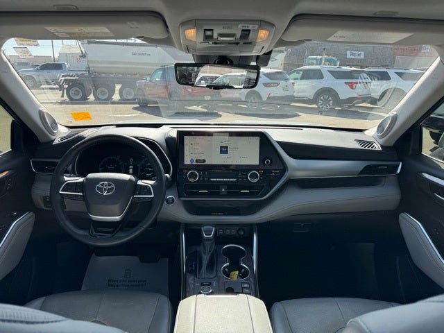 2023 Toyota Highlander Platinum