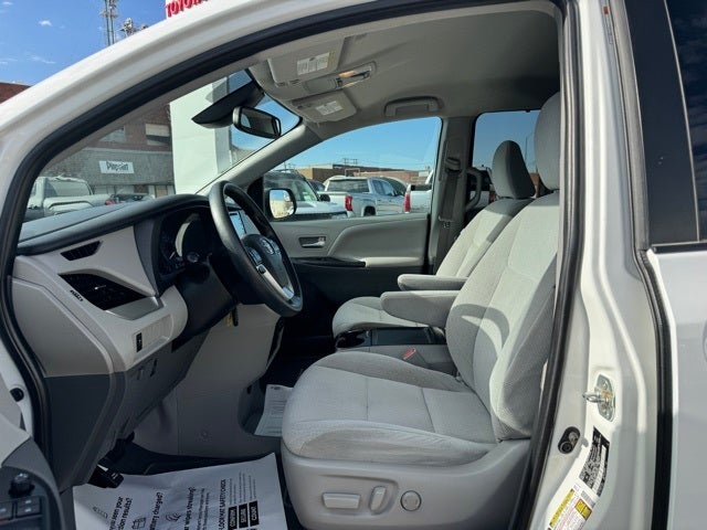 2020 Toyota Sienna LE 8 Passenger