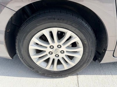2014 Toyota Sienna XLE 8 Passenger