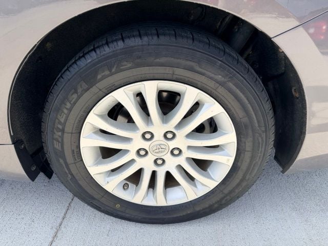 2014 Toyota Sienna XLE 8 Passenger