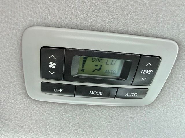 2014 Toyota Sienna XLE 8 Passenger
