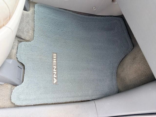 2014 Toyota Sienna XLE 8 Passenger