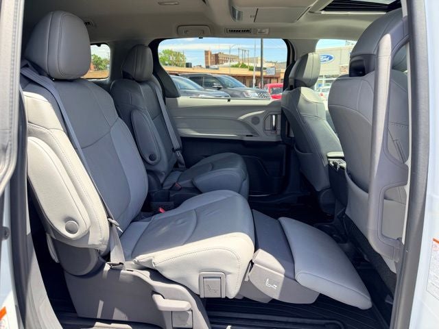 2021 Toyota Sienna Limited 7 Passenger