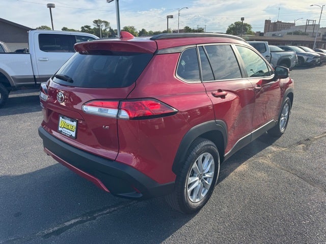 2024 Toyota Corolla Cross LE